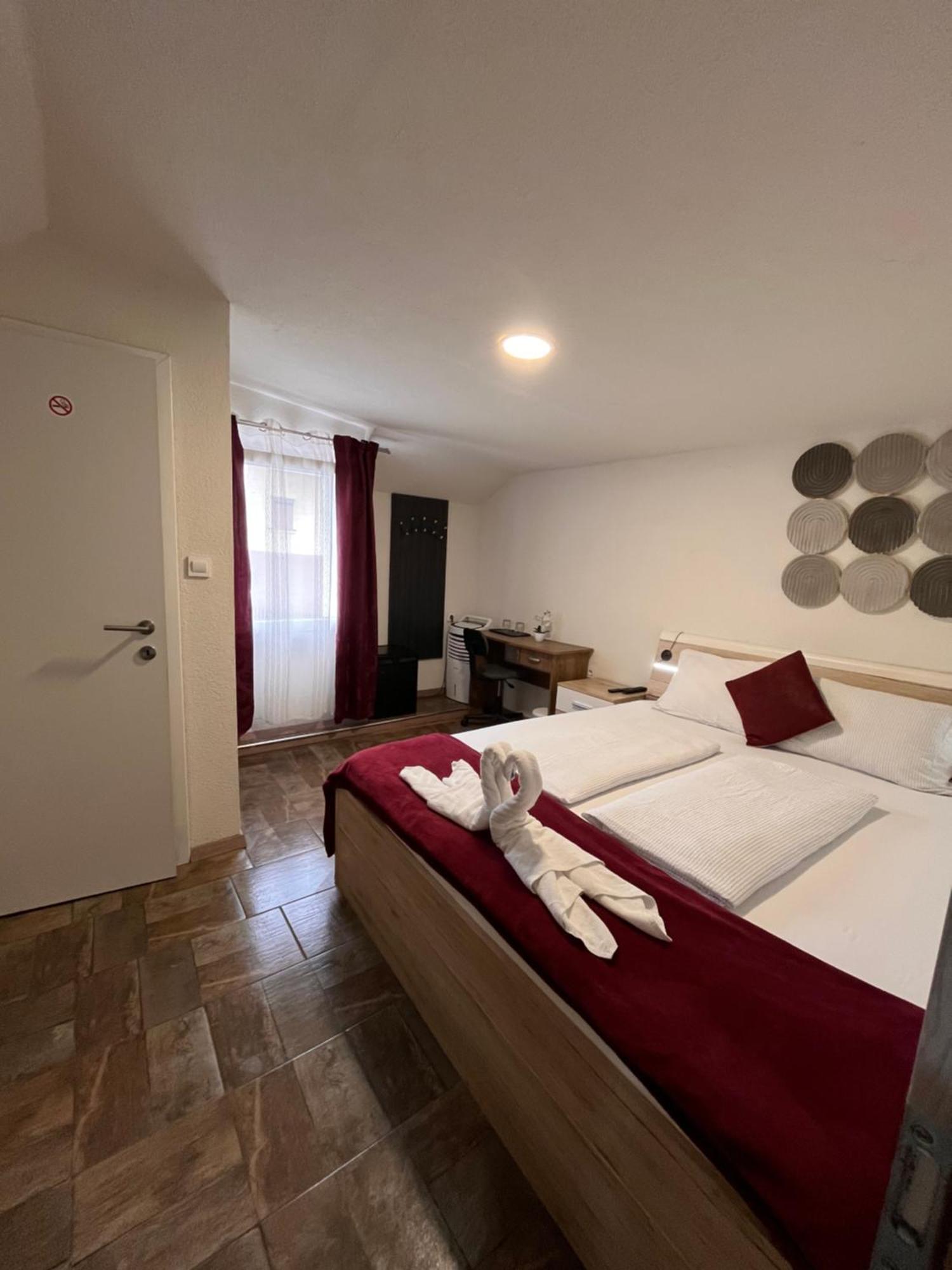 Panda Rooms Maribor Eksteriør billede