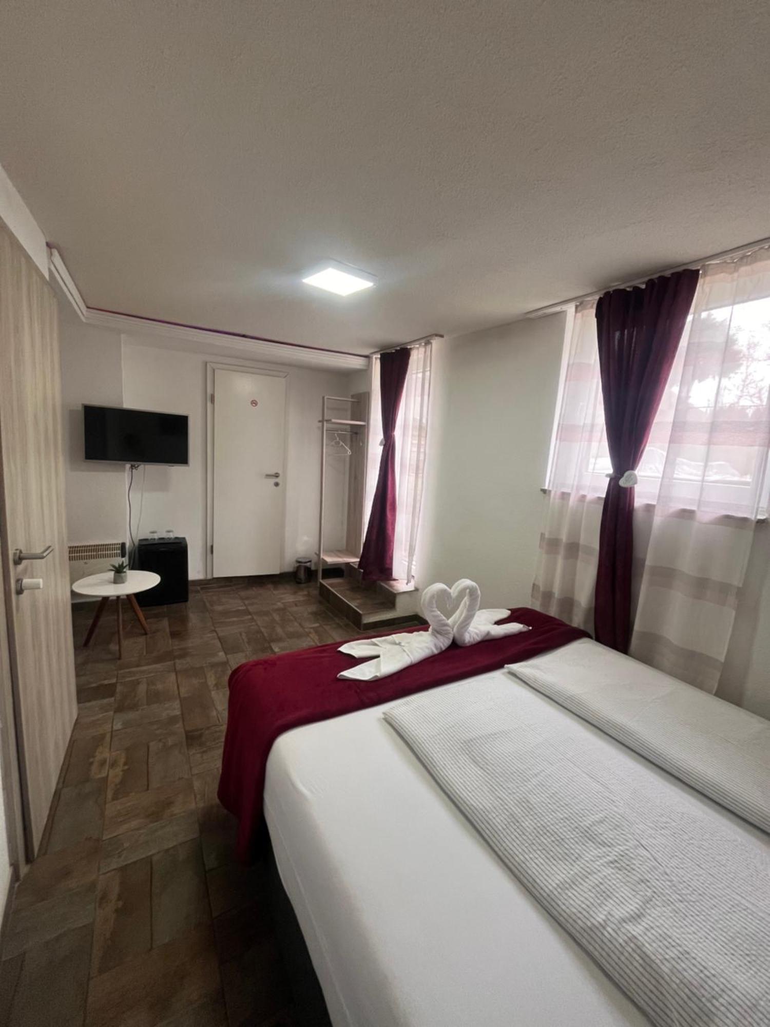 Panda Rooms Maribor Eksteriør billede